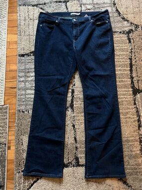 Levi’s Classic Bootcut Jeans - Size 20W